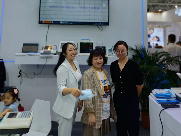 深圳市艾瑞康母乳分析仪：平台销售的明星产品1